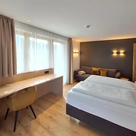 Hotel Kranebitt B&B-3