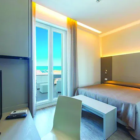Hotel 2000-3
