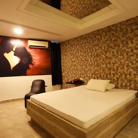 Luna Motel (Adults Only)-2
