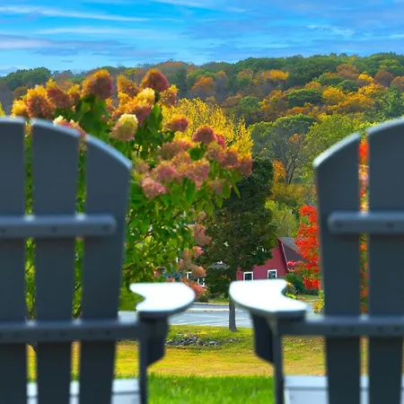 Courtyard By Marriott Lenox Berkshires-3