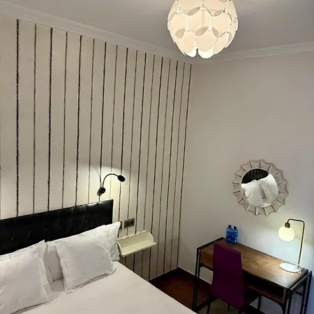 Cuatro Caminos Rooms-3