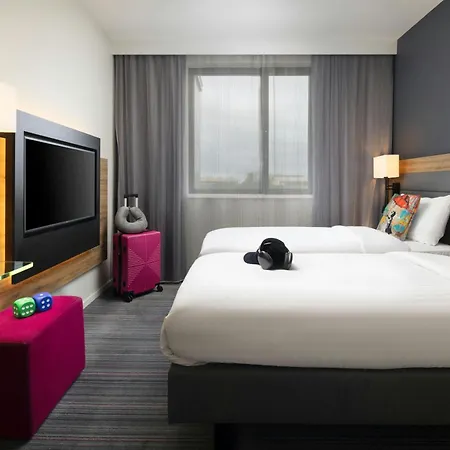 Moxy London Heathrow Airport-3