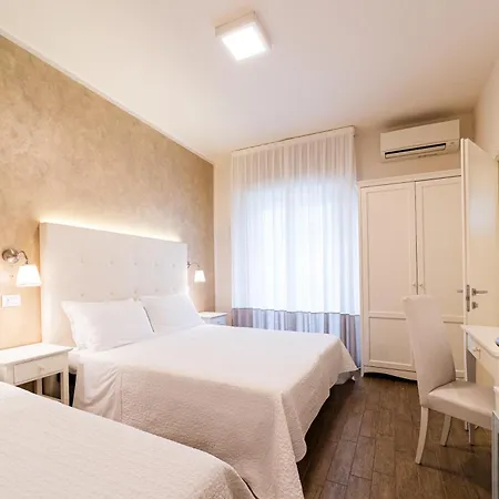 Hotel Soraya - Spiaggia Sawasdee With Beach, Restaurant & Parking-2