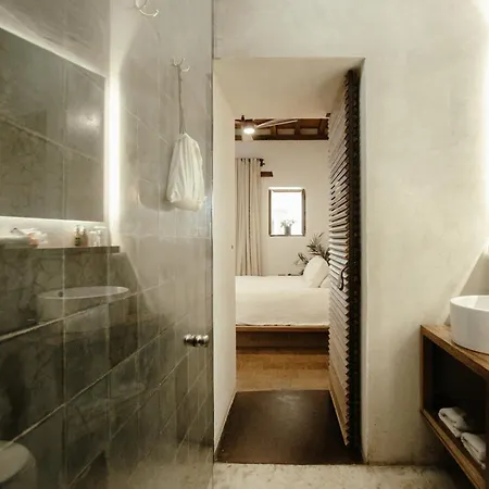 Hotel Sin Nombre-2