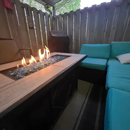 Modern/Retro Condo-3