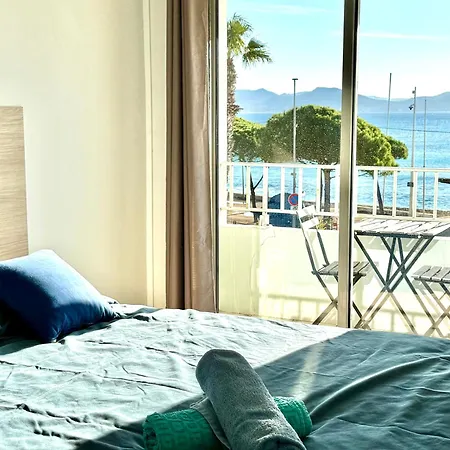 T3 sur la plage vue féerique mer,wifi, parking inclus , clim-2