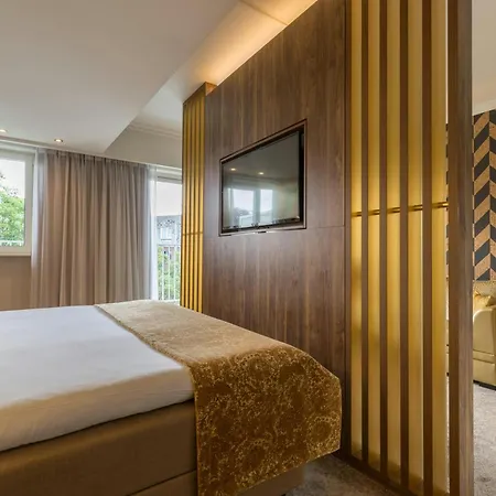 Leonardo Hotel Antwerp The Plaza-3