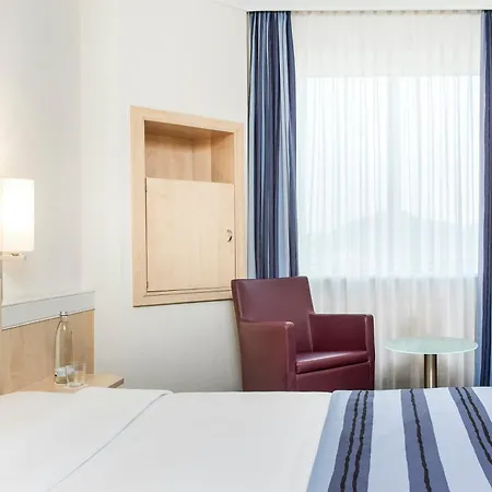 Hotel Freiburg City Center By Leonardo Hotels-3