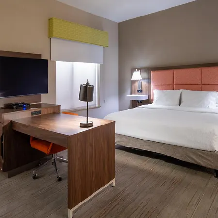 Newly Renovated Hampton Inn Omaha West Lakeside-2