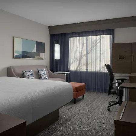 Courtyard By Marriott Waco-2