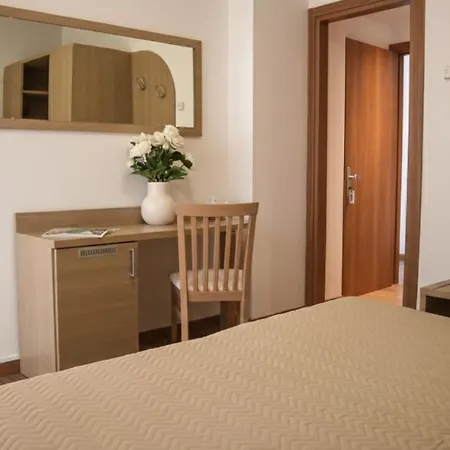 Hotel Columbia & Ninfea-3