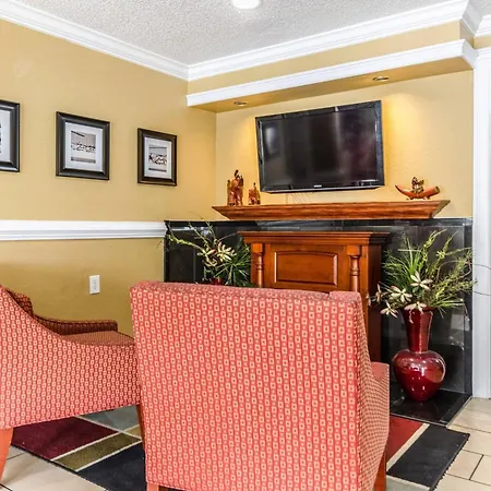 Rodeway Inn & Suites Jacksonville Near Camp Lejeune-3
