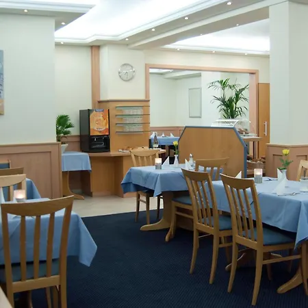 Hotel Germania-3