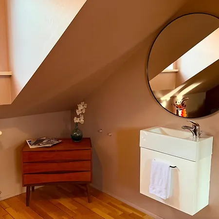 Grettir Guesthouse Downtown Charm-2