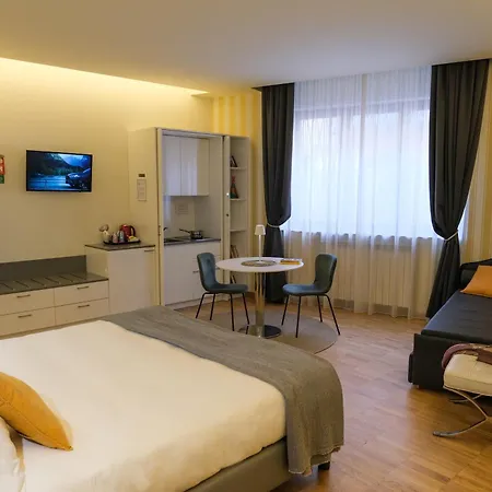 Monza City Rooms & Studios-2