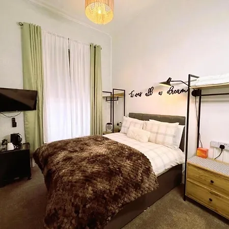 16 Pilrig Guest House-2