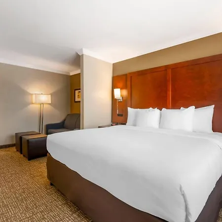 Comfort Suites Elizabethtown-3