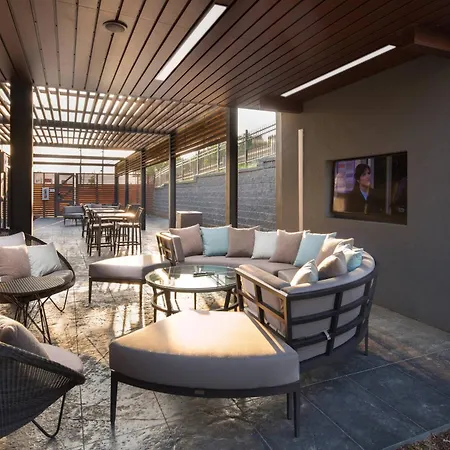 Courtyard By Marriott Russellville-2