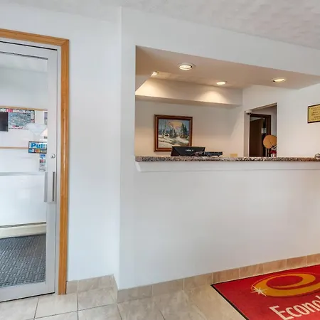 Econo Lodge Saint Albans-2