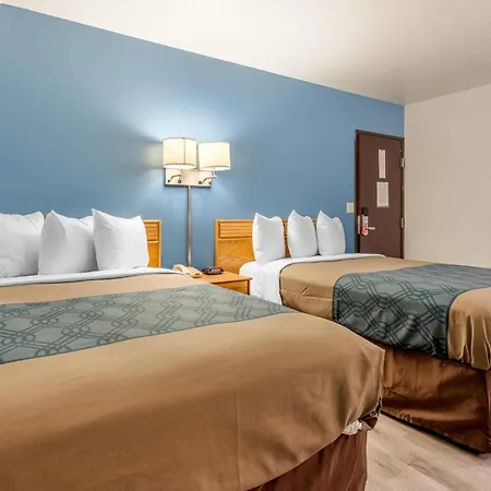 Econo Lodge Saint Albans-3