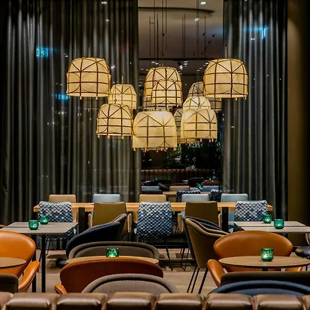Motel One Bonn-Hauptbahnhof-3