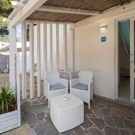 Angolo Mare Apartments&Rooms-2