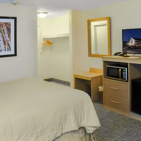 Town & Country Inn & Resort-3