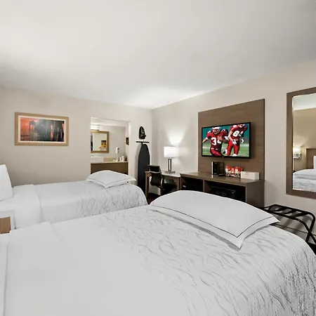 Red Roof Inn Plus+ & Suites Naples Downtown-5Th Ave S-2