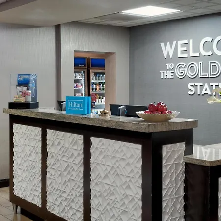 Hampton Inn & Suites Palm Desert-3