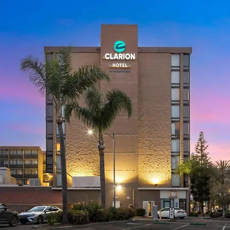 Clarion Hotel Anaheim Resort-3
