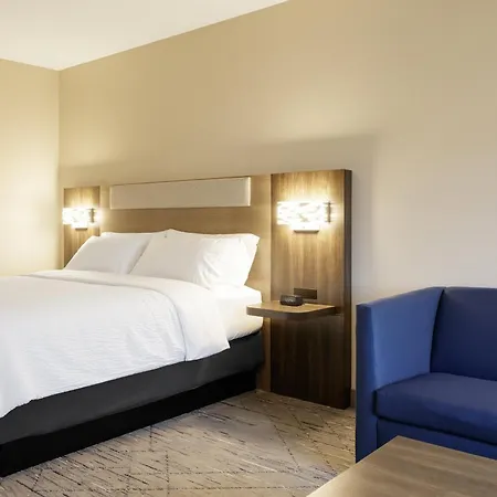 Holiday Inn Express Hotel & Suites Bloomington-Normal University Area By Ihg-3