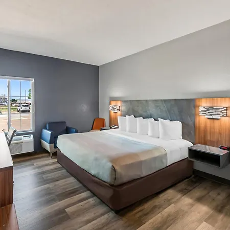 Quality Inn & Suites Manhattan-2