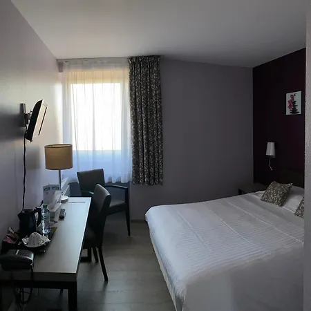 Cit'Hotel La Pyramide-3