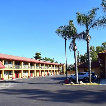 Super 8 By Wyndham Visalia-2
