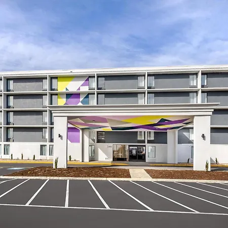 Spark By Hilton Roanoke Airport-2