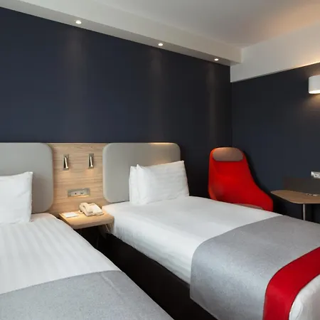 Holiday Inn Express Geneva Airport By Ihg-3