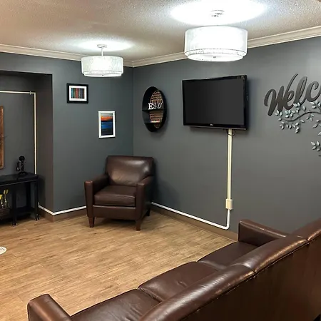 Mainstay Suites Emporia-3
