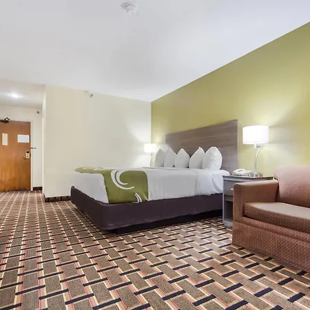 Quality Inn Lincoln Cornhusker-3