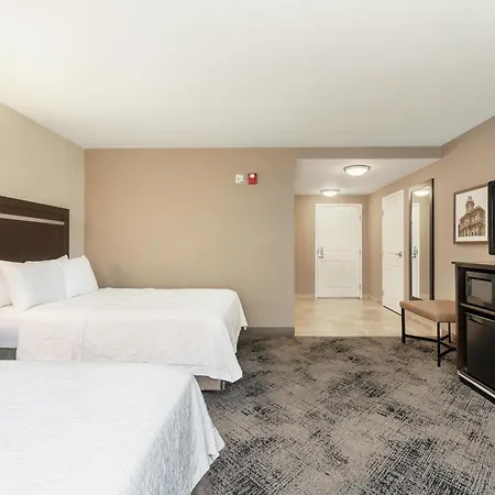 Hampton Inn Portland Downtown Waterfront-3