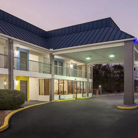Days Inn By Wyndham Ocean Springs-2