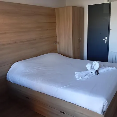 Enzo Hotels Loudeac-3