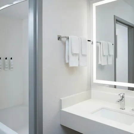 City Express By Marriott Orlando International Drive-3