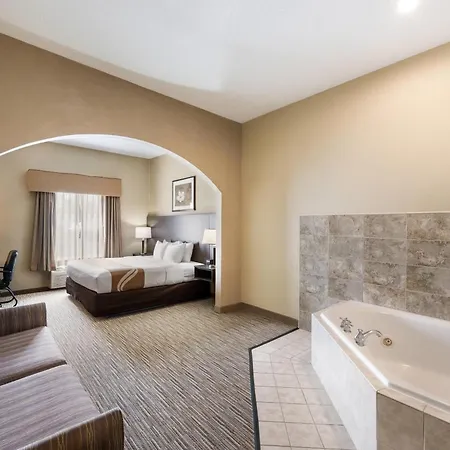 Quality Inn & Suites Fishkill South Near I-84-2