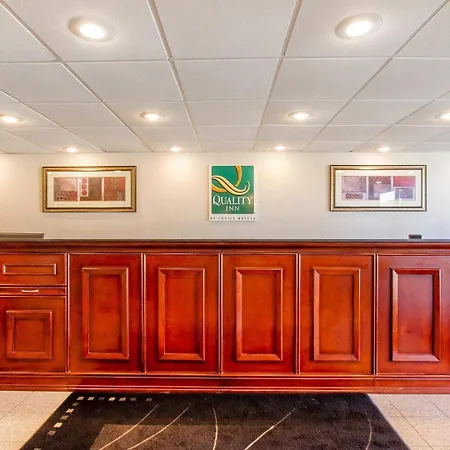 Quality Inn Dyersburg I-155-2