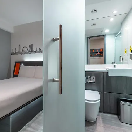 Easyhotel London City Shoreditch-3