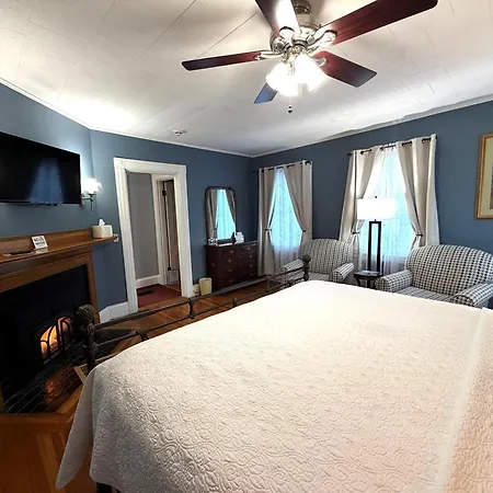 Saltair Inn Waterfront B&B-3