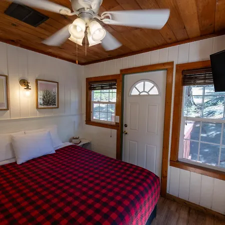 Shaver Lake Village Hotel-2