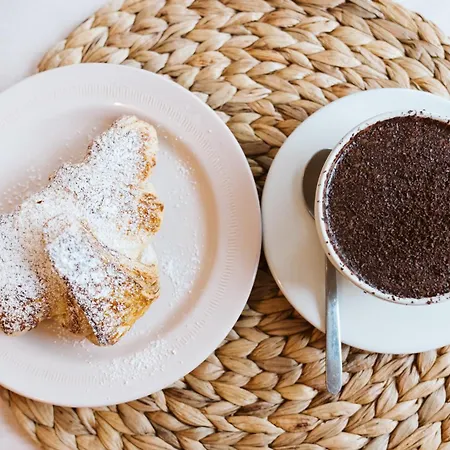 O Violas - Art Coffee & Guesthouse-2