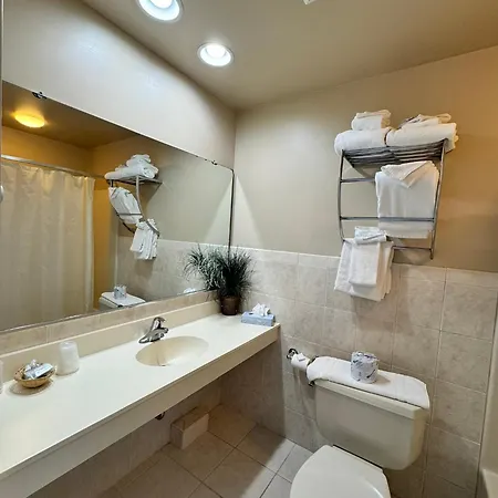 Ebb Tide Suites-3