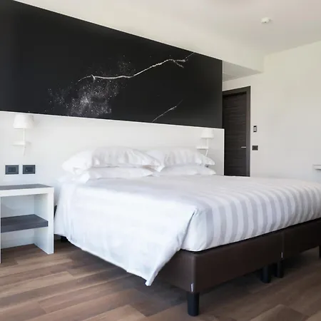 Life Hotel-2